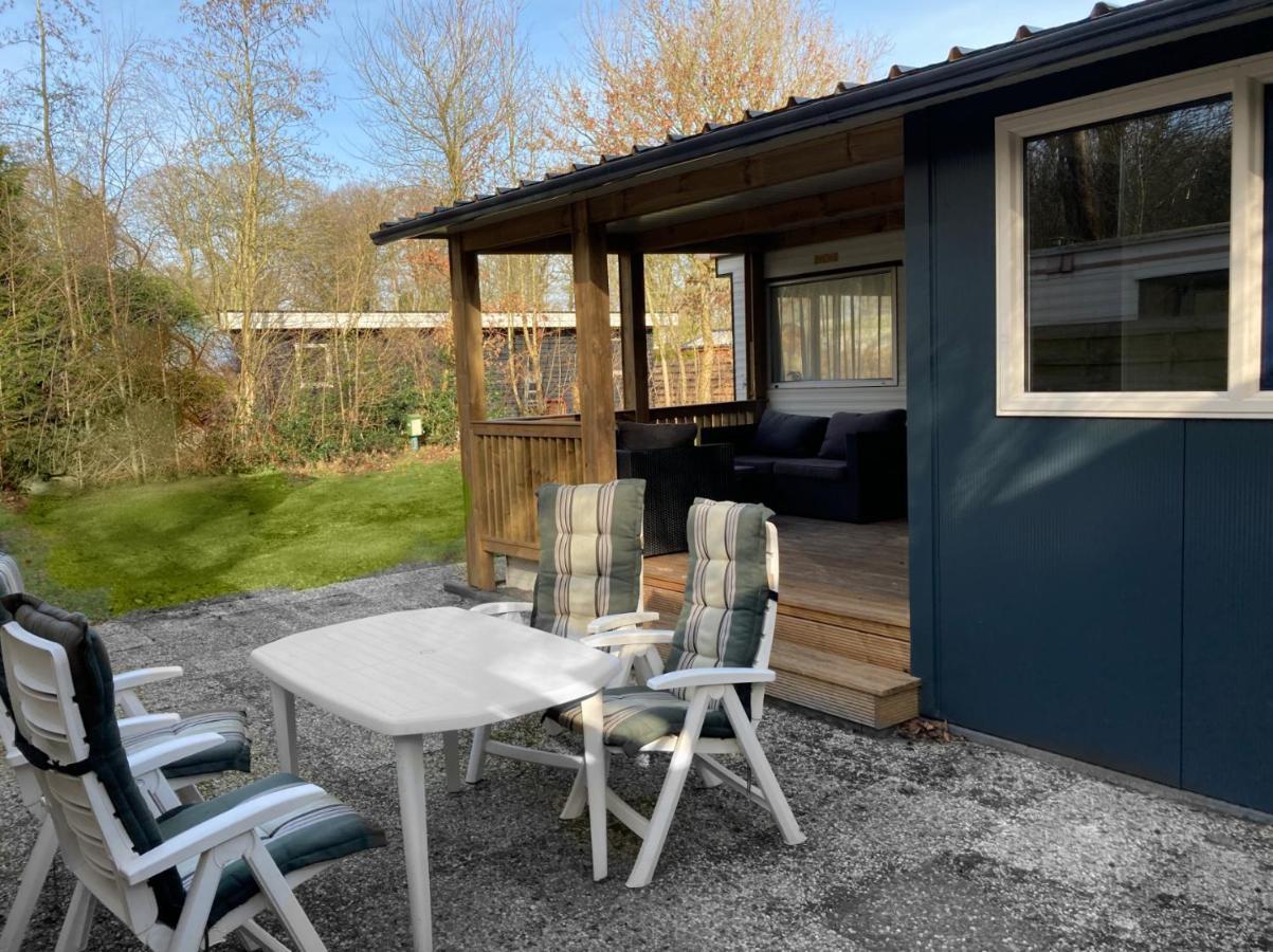 Chalet 'T Rijsterbos Op Camping Met Zwembad! Villa Exteriör bild