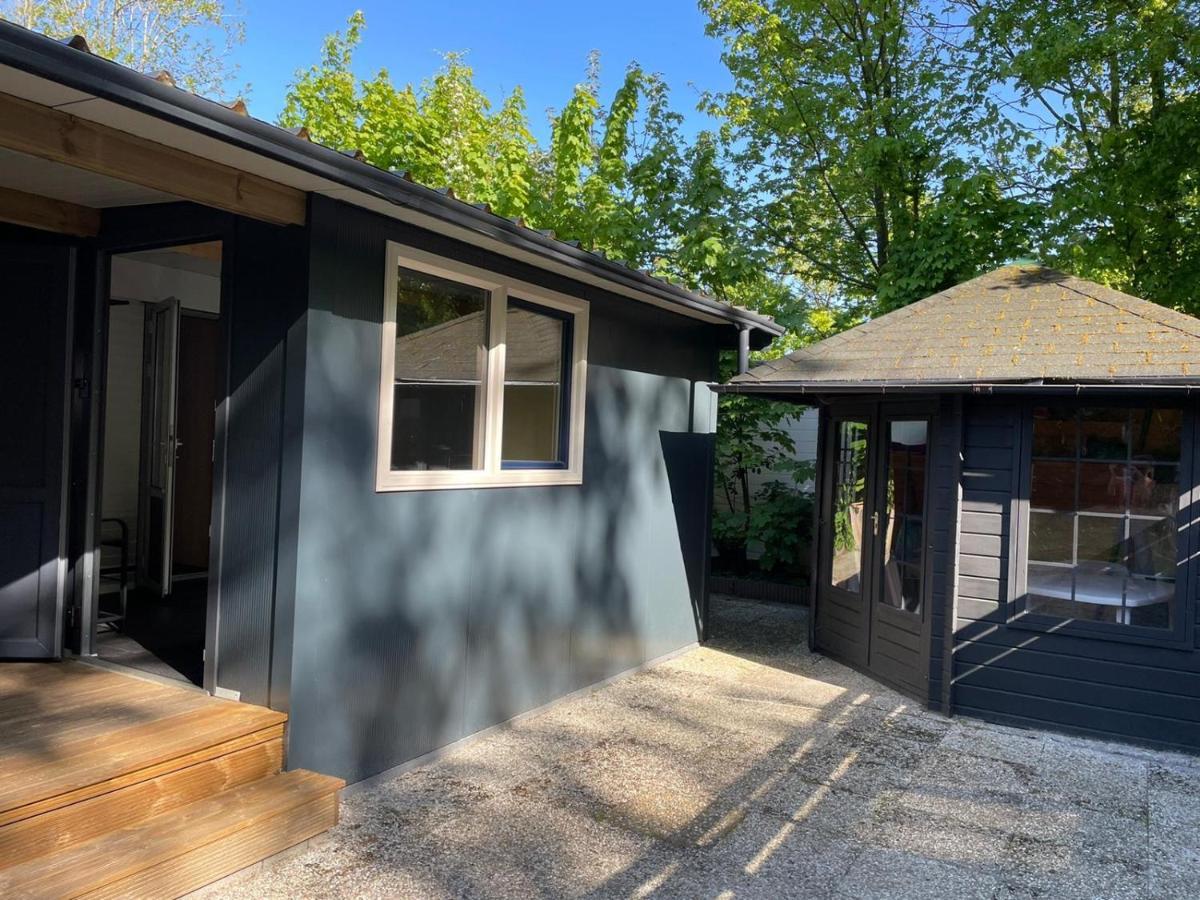 Chalet 'T Rijsterbos Op Camping Met Zwembad! Villa Exteriör bild